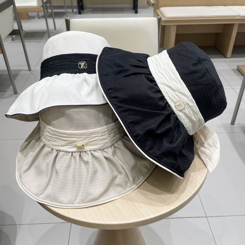 LV  hat 031077